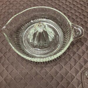 Vintage Clear Glass Ribbed Citrus Reamer W/Spout and Handle